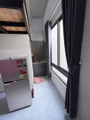super-looking window apartment {* full interior } late September empty