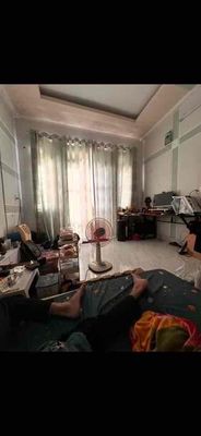 need women renting the old balcony near University Gtvt