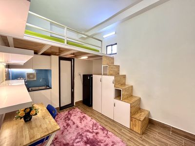 The Room of Liotta Full Seven, Phan Văn Trị.