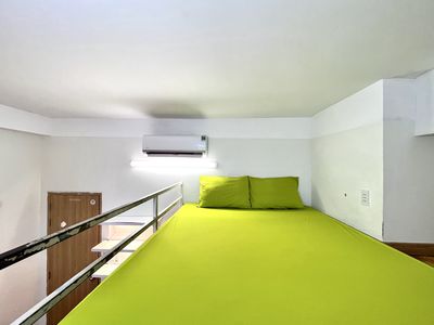 The Room of Liotta Full Seven, Phan Văn Trị.