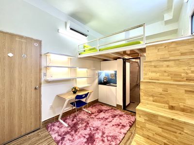 The Room of Liotta Full Seven, Phan Văn Trị.
