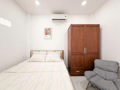 The apartment is a one-room-strip-strip-the-frequency airline academy.