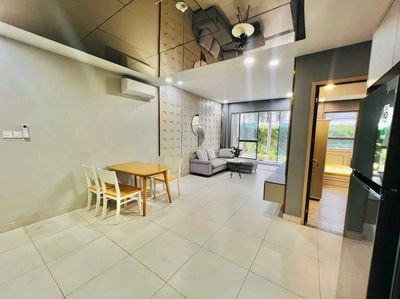 "Neptres of Fullland Garden." Three bedrooms. 8 x20 mmph. Hoàng Quốc Việt District 7.