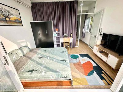 Rent a bedroom. Cleaning machine.