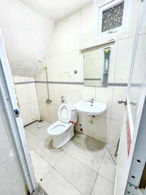 Two cheap bedrooms -- basic furniture available.