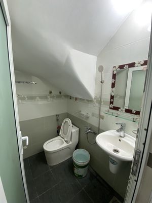 For the boarding room next to the University of Transportation,