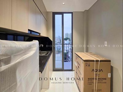 A new balcony bedroom. Opening Zhang Rentze 7th.