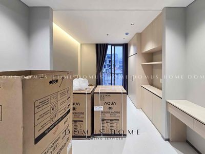 A new balcony bedroom. Opening Zhang Rentze 7th.