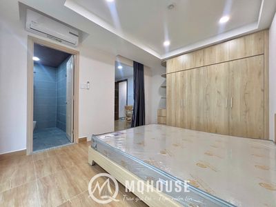 A hot room. A 37 m window. - Full of fine furniture next to Lang cs2 University.