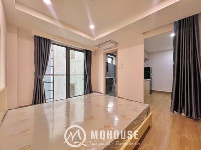A hot room. A 37 m window. - Full of fine furniture next to Lang cs2 University.