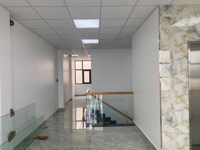 New building has cityland parks Hill 10 elevator