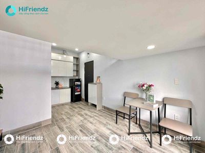 Rent the new balcony room 100 percent near the new quarter.