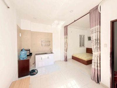 One bedroom 35 meters near the market She understands the law of Peking