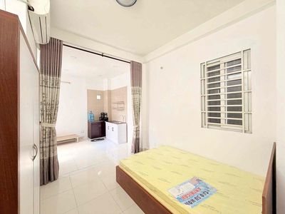 One bedroom 35 meters near the market She understands the law of Peking