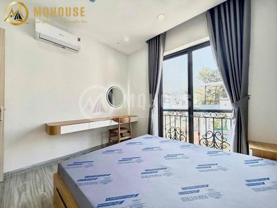 Tell Zhang the new building is 100%, like a full-on Full-art bedroom near the market.