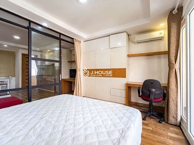 The studio apartment is empty. 40 M2 bedrooms are super luxury Thảo Điền.