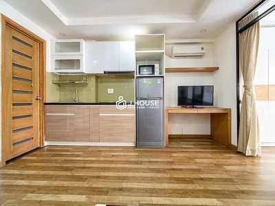 The studio apartment is empty. 40 M2 bedrooms are super luxury Thảo Điền.