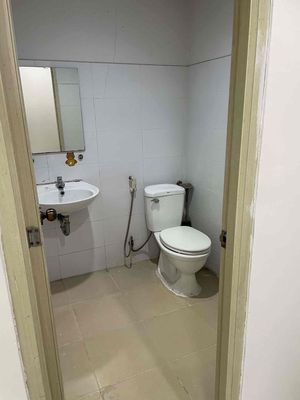 Rent the HQC Plaza apartment, Nguyễn Văn Linh 2 bedrooms 2 cheap toilets