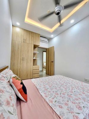 Res 11-Lạc Long Quân, 3 bedrooms, 155 million rent a month 89 m2 full interior.