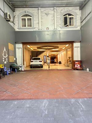 Rent the lê Văn Khương Cash House. All the way down. On one floor.