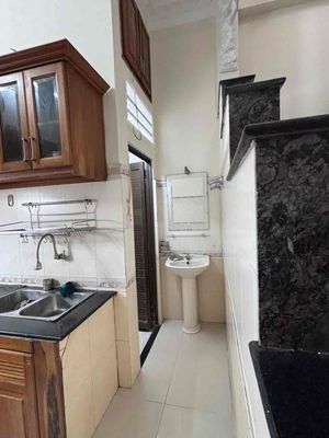 We're renting an apartment to the 7th Street.