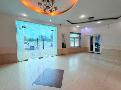 It's a cash rent for Nguyễn Văn Linh 12.5 x16 for 50 million.