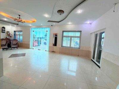 It's a cash rent for Nguyễn Văn Linh 12.5 x16 for 50 million.