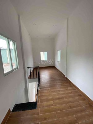 The new house has been built to a total of 2.5 x 6 meters per floor on the very first floor.