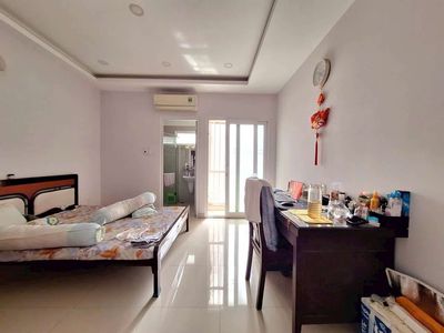 To rent the original house Carway Alley One, United States Street.