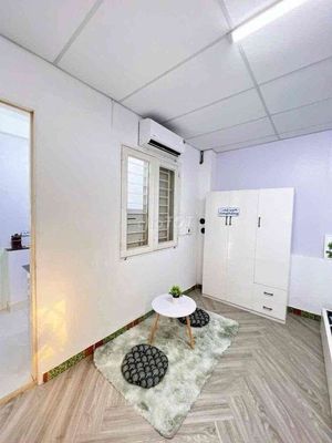 The full-house service room has two separate bedrooms with cooks.