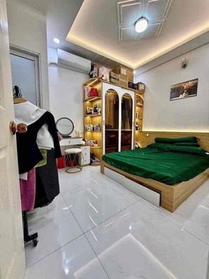 5 meters of New Dealings & Europe, 2 sheets, 4 x 16 meters, 2 bedrooms, 3 toilets
