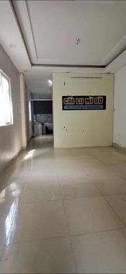 Two sideways, eight meters, Lê Văn Duyệt, three bedrooms, broad yard, 20 million a month.