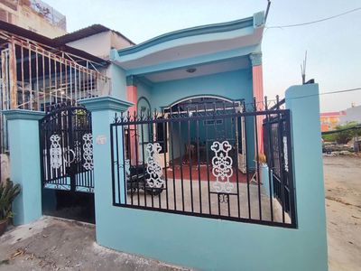 It's the owner who rents 4.5 x20 meters ttn1 B District 12