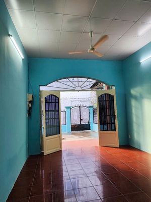 It's the owner who rents 4.5 x20 meters ttn1 B District 12
