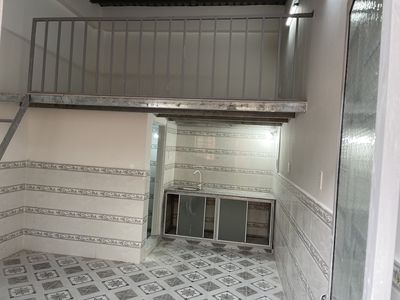 30 meters cheap, secure, convenient, near the market, now free.