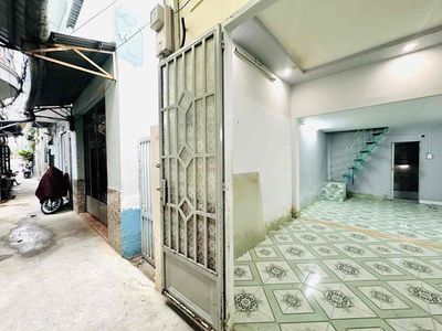 Rent 40 meters a foot out of a 2-meter alley in the county quarter market.