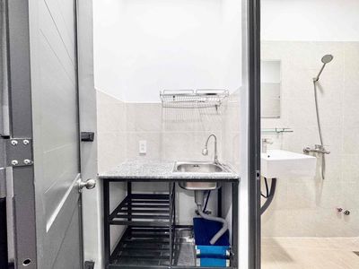 Studio Splits a-z weather window Full interior