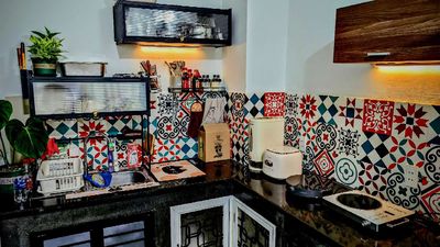 We'll rent the service apartment 181/3/2 District 10 cheap