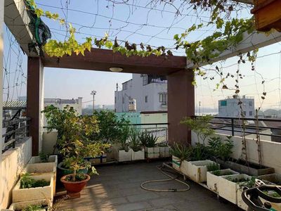 Rent the entire Nguyễn Tất Thành house, District 4.