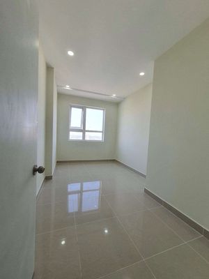 Rent a Topaz Elite apartment. Three bedrooms. Two bathrooms with 13 million-a-month cold machines.