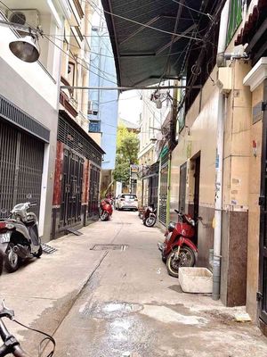 To rent Lạc Long Quân, Tân Bình, 16 million, 6 bedrooms, 4 stories.