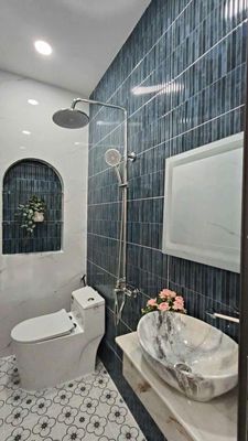 Renting German Lavernal Alley 16(4 x 12 m)) 3 bedroom 4 toilets - 12 million a month