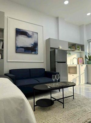 Rent the balcony studio 35 meters, just 6 million7 near the fit, ufrene, vien disease.
