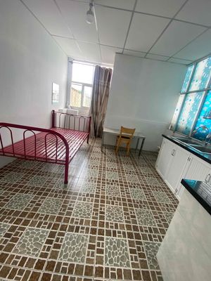 Room in Đặng Thùy Trâm-713 Bình Thạnh, way from the University of la