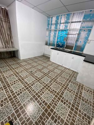 Room in Đặng Thùy Trâm-713 Bình Thạnh, way from the University of la
