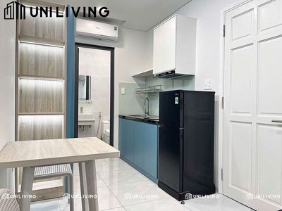 The mini-full interior with the elevator.