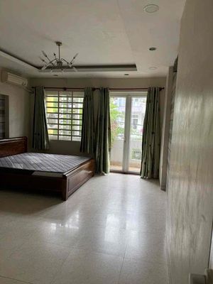 Rent a nice house and put dew in it. 4% x 20: Two stories. Three bedrooms. Three toilets. For 15 million.