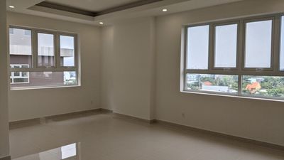 Rent officetel Lavita Charm - corner, good price, near Metro.