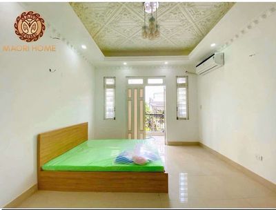 Two open bedrooms. Full interior + private washing machine, right ALS Tp