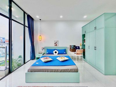 The apartment is a big balcony bedroom, full interior, clear space - danger.